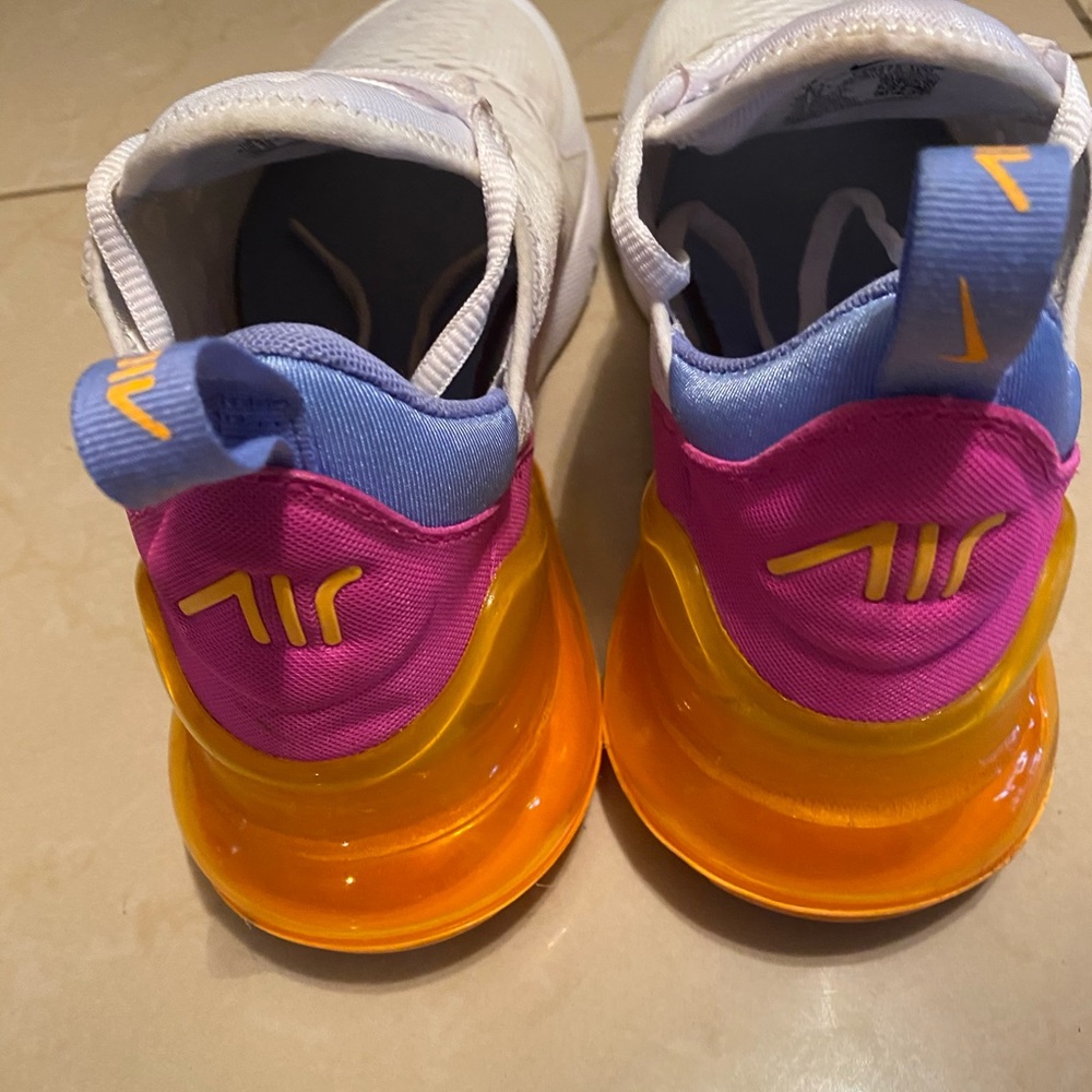 Nike Air 27C